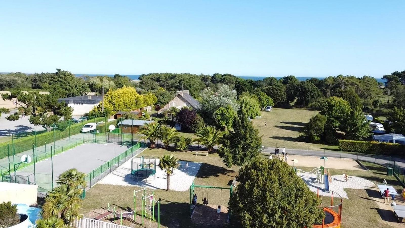 Camping De La Plage De Cleut-Rouz Fouesnant Exterior photo